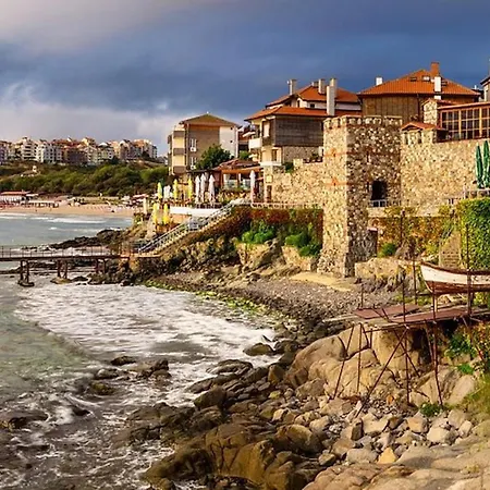 Elite Is Located In The Old Town Of Апартаменты